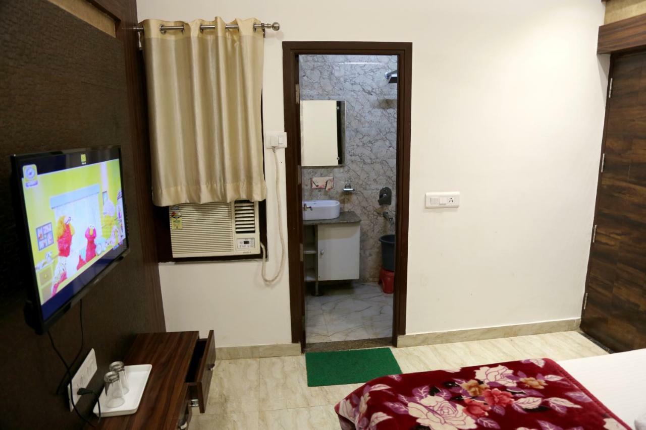 Shree Anand Dham Hotell Vrindāvan Exteriör bild
