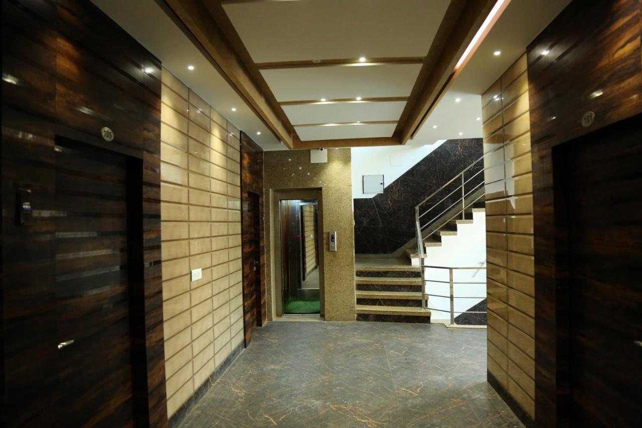 Shree Anand Dham Hotell Vrindāvan Exteriör bild